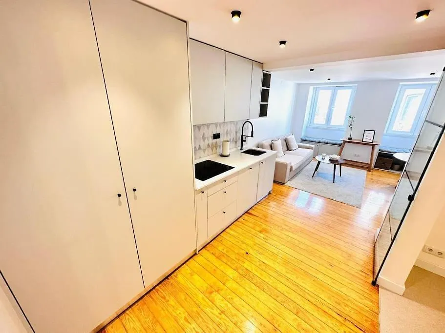 Lisbon City Center Flat For 6 Pp