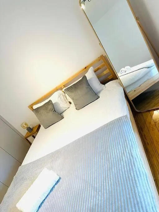 Lisbon City Center Flat For 6 Pp 0*,